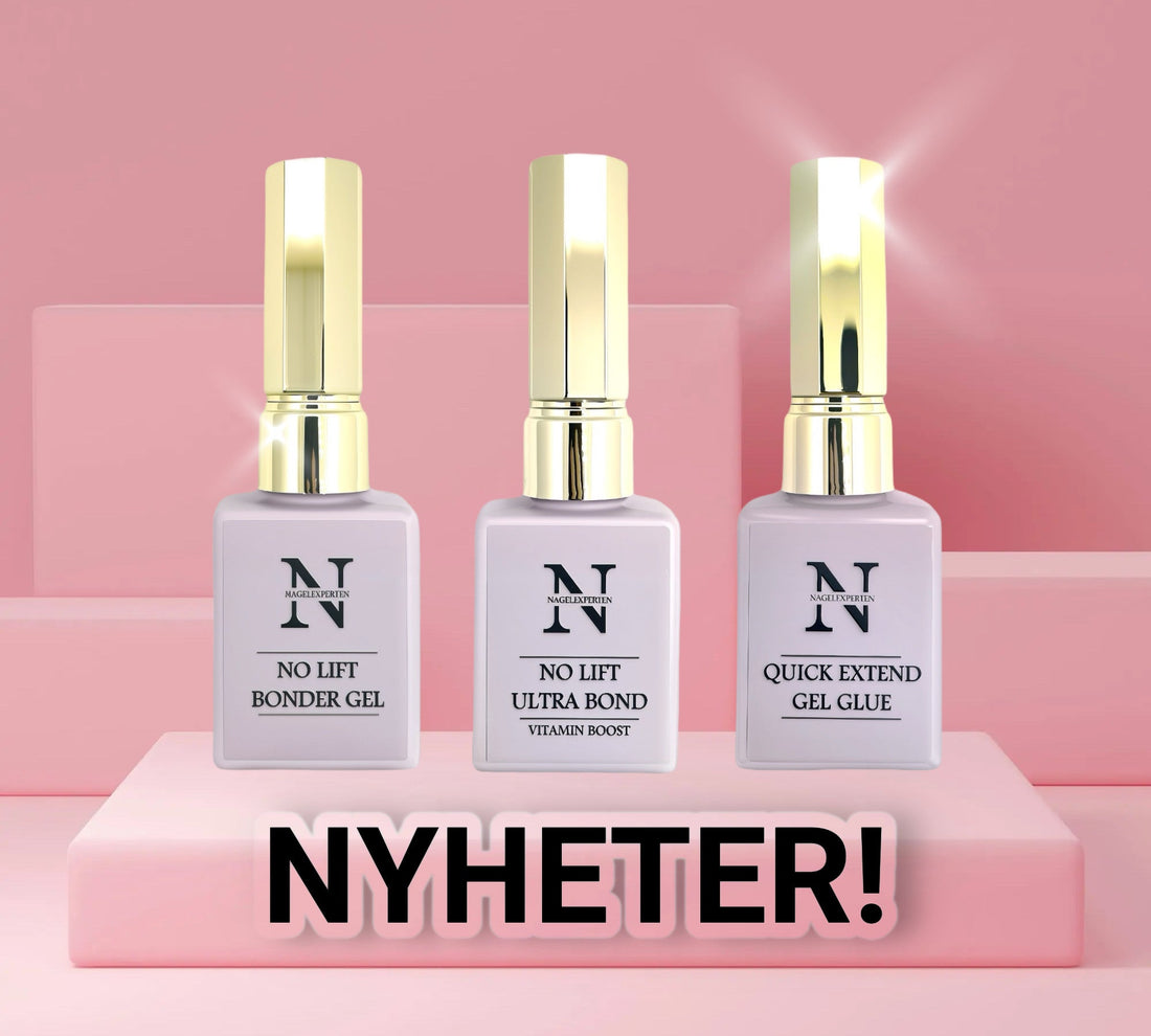 Tre lila gellack flaskor med guldiga korkar med rosa bakgrund.