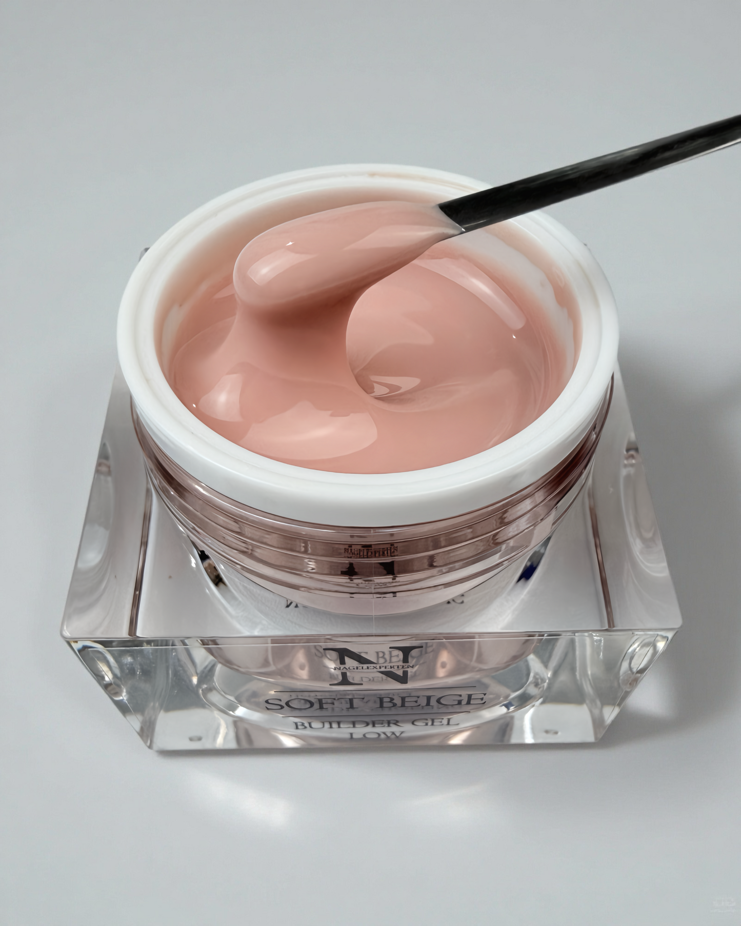 BUILDER GEL • SOFT BEIGE • Medium