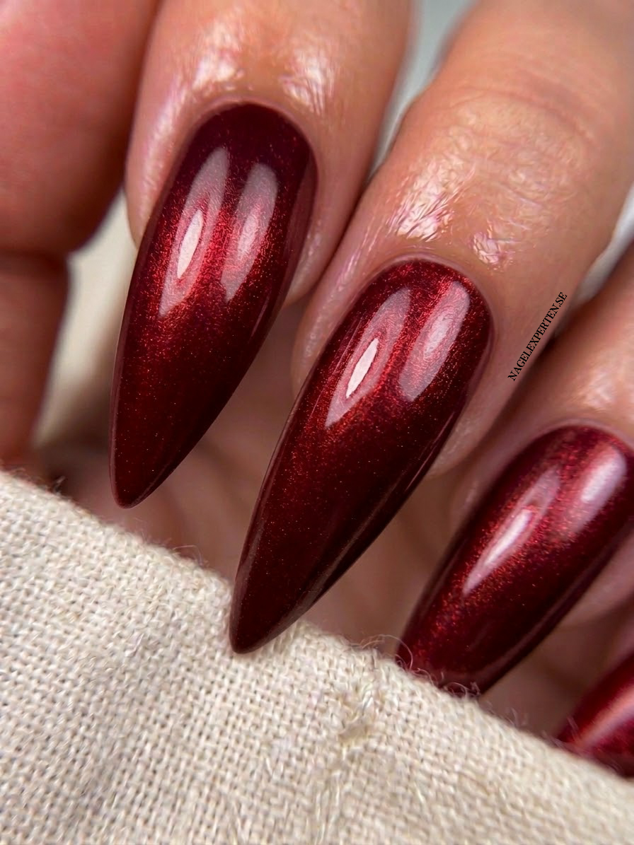 Gel polish • Vampy red 15ml