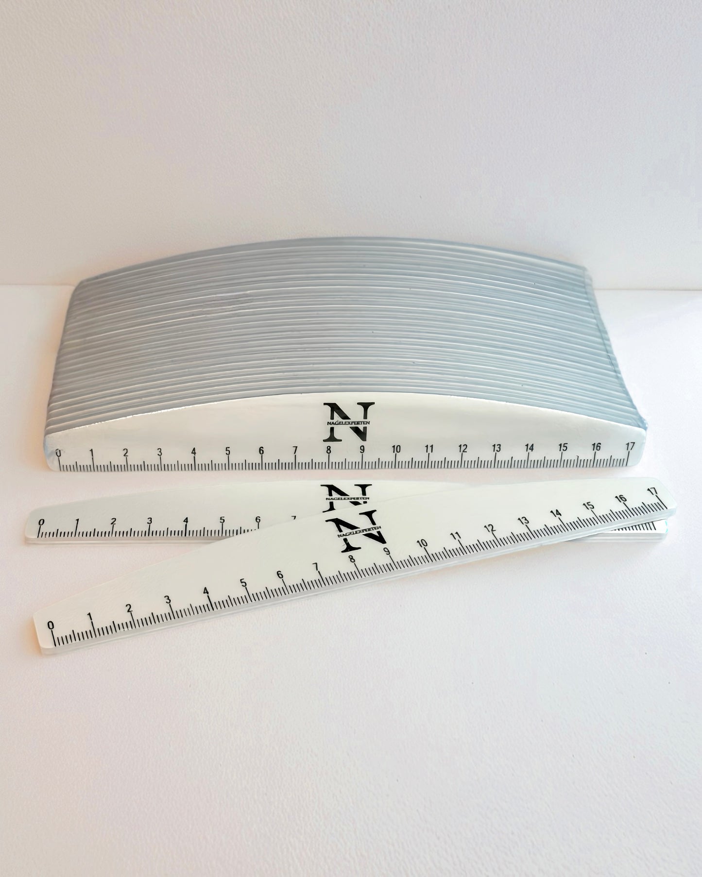 Kynsiviila puolikuun muotoinen 180/240 • Valkoinen 25 kpl