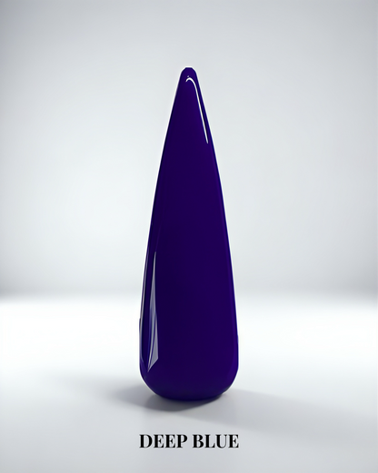 Blått heltäckande gellack i färgen Deep blue för naglar